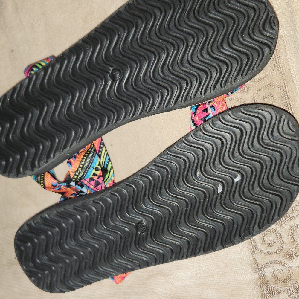 Sandals - Picture 7 of 8